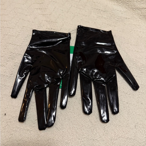 TipsyElves pleather Skelton gloves - Picture 2 of 5